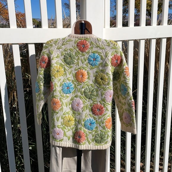 VINTAGE WOOL Floral Embroidered Women's Cardigan - Picture 3 of 8